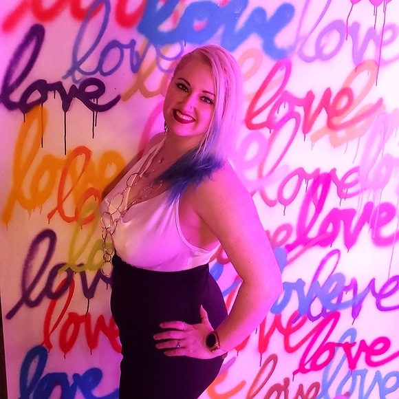 Meet your Posher, Skylan - Picture 3 of 3